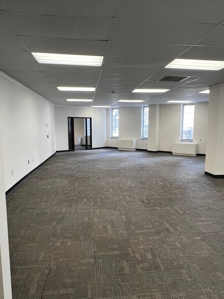 More Photos Of 499 S Warren St, Syracuse Medical For Lease