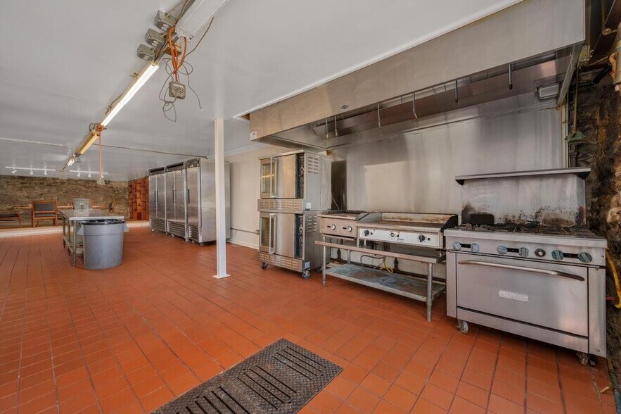 More Photos Of 227-229 N 1st St, Pulaski Restaurant For Sale