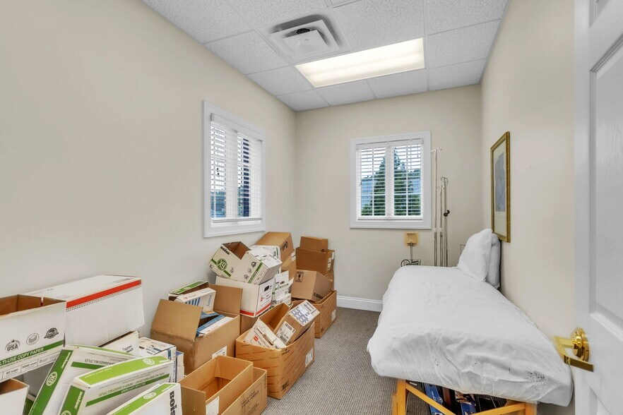 More Photos Of 2035 Valleygate Dr, Fayetteville Medical For Sale