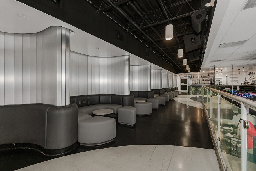 More Photos Of 145 SW 1st Ave, Fort Lauderdale Bar For Lease