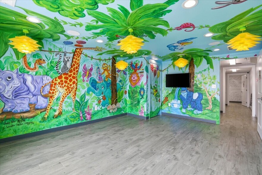 More Photos Of 108 S Pine St, Princeton Storefront Retail Office For Sale