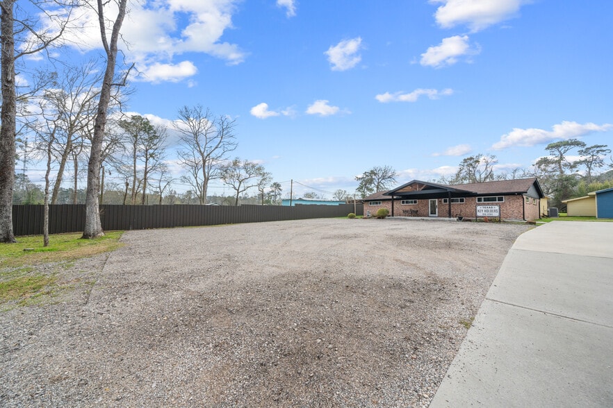More Photos Of 29519 W Hawthorne Dr, Spring Flex For Sale