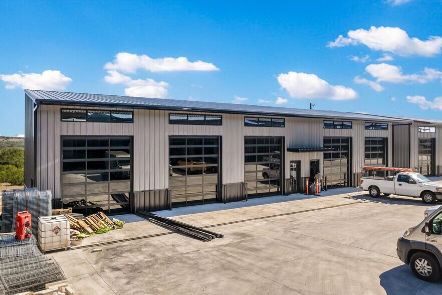 More Photos Of 451 Farrell Rd, Dripping Springs Light Distribution For Sale