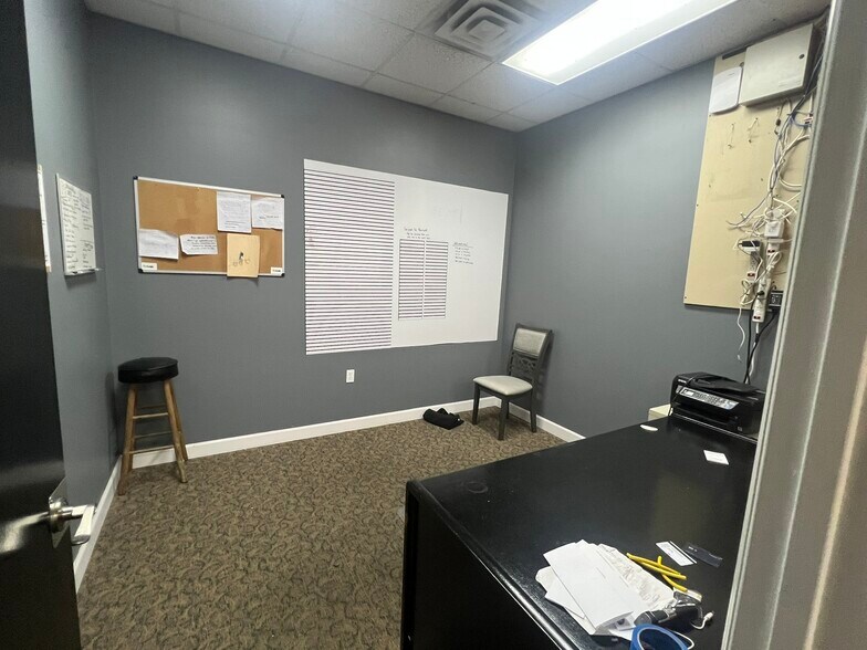 More Photos Of 897 N Monroe St, Tallahassee Office For Lease