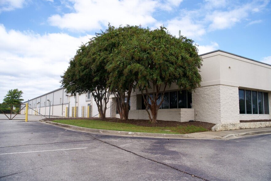 More Photos Of 490 Production Ave, Madison Warehouse For Lease