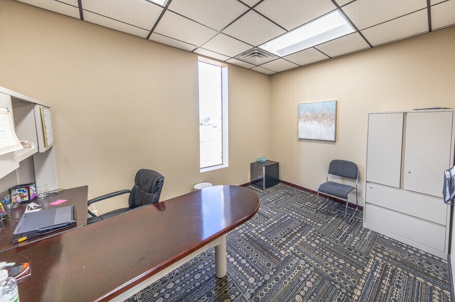 More Photos Of 23 Briercroft Office Park, Lubbock Office For Lease