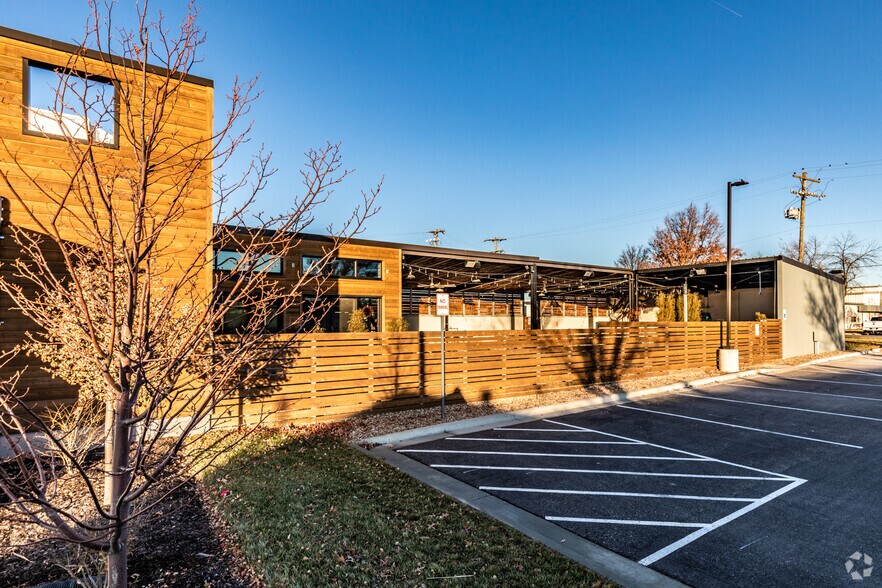 More Photos Of 706 E 23rd St, Lawrence Restaurant For Sale