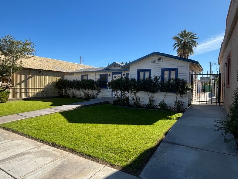 More Photos Of 1482 6th St, Coachella Office For Lease
