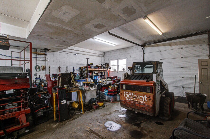 More Photos Of 3328 Huntingdon Pike, Huntingdon Valley Service For Sale