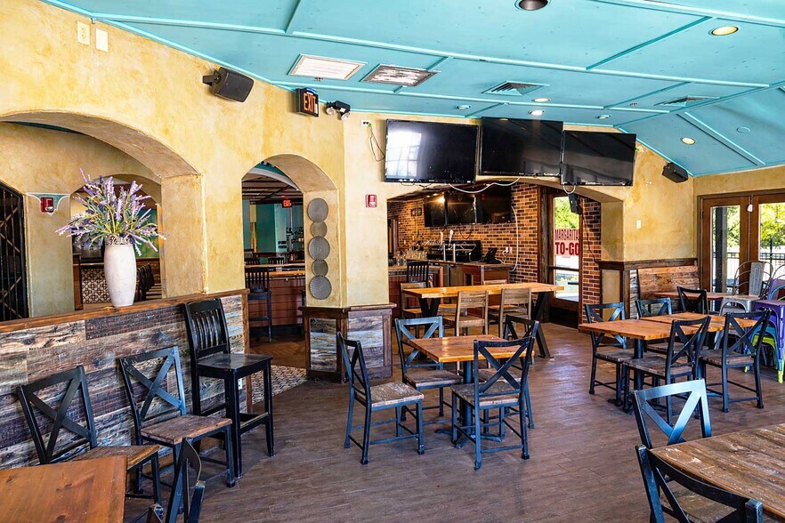 More Photos Of 11620 FM 620 N, Austin Restaurant For Sale