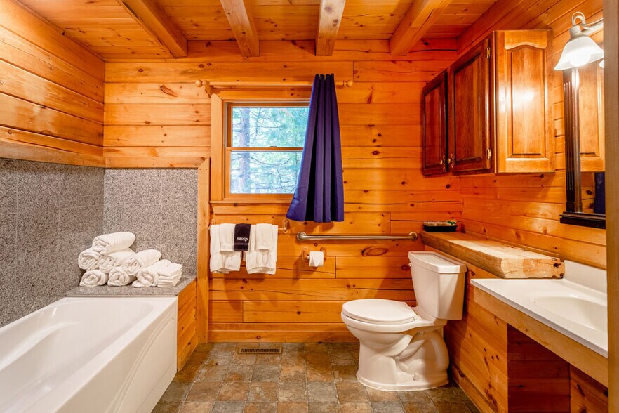 More Photos Of 500 Dodge Ridge Rd, Pinecrest Hotel For Sale