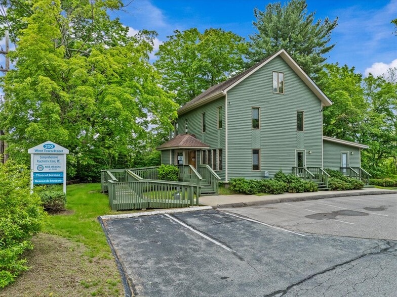 Primary Photo Of 200 W Town St, Norwich Office For Sale