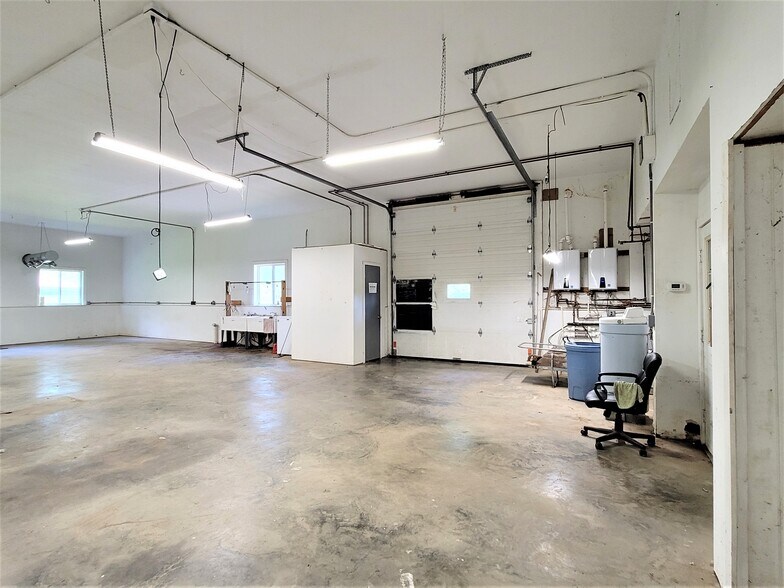 More Photos Of 192 Yantz Rd, Red Hook Light Distribution For Lease