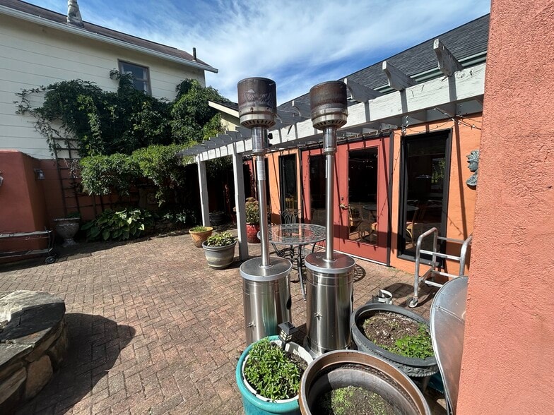 More Photos Of 181 E Brown St, Blairsville Restaurant For Sale