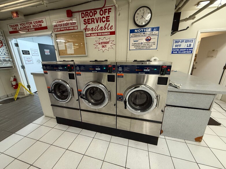 More Photos Of 655 W Irving Park Rd, Chicago Apartments For Sale