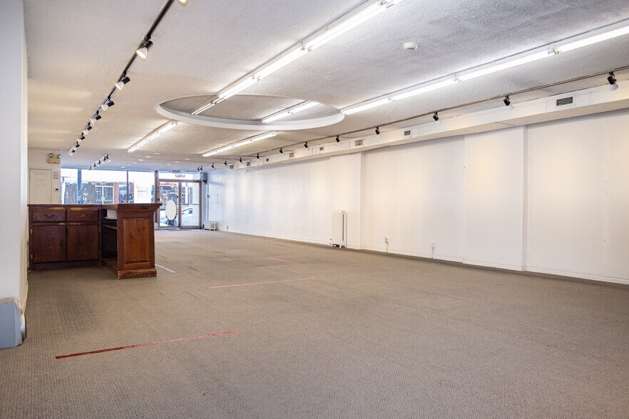 More Photos Of 6982-6984 Saint-Hubert Rue, Montréal Storefront Retail Residential For Sale