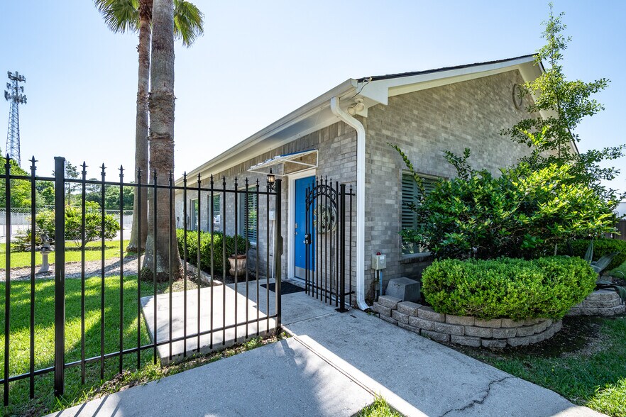 More Photos Of 23171 Mills Rd, Porter Office For Lease