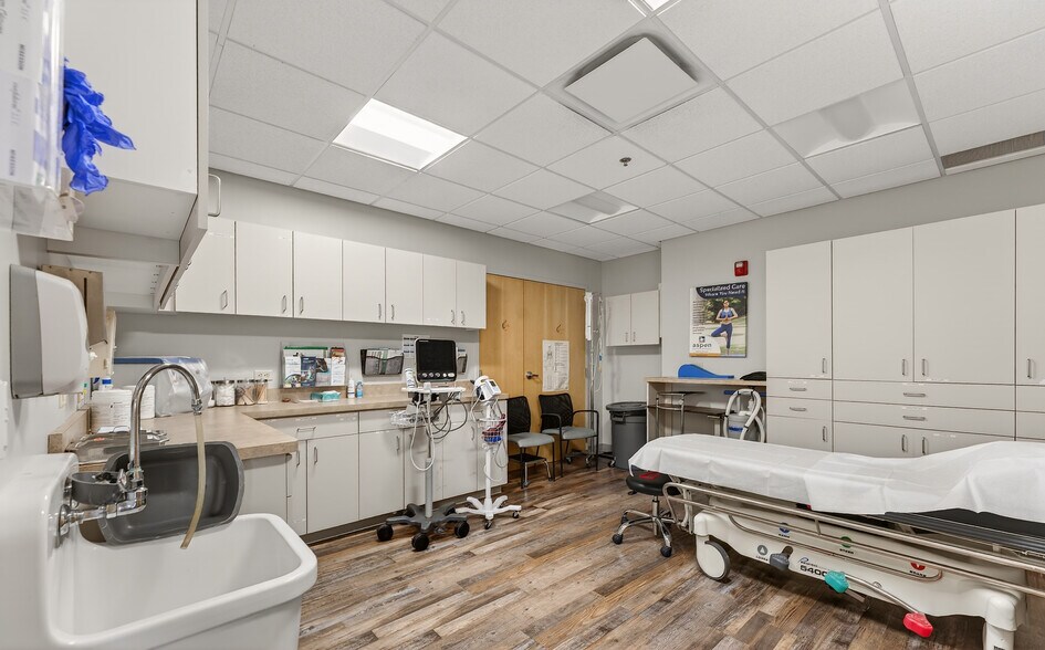 More Photos Of 12555 W National Ave, New Berlin Medical For Sale