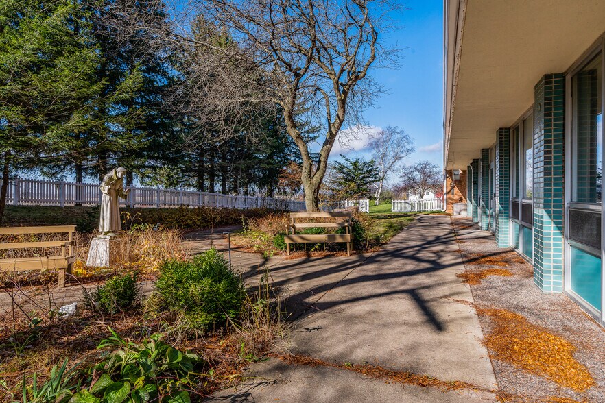 More Photos Of W2658 WI-33, La Crosse Assisted Living For Sale