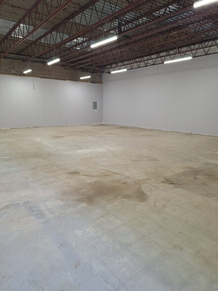 More Photos Of 270 Brewer St, East Hartford Warehouse For Lease
