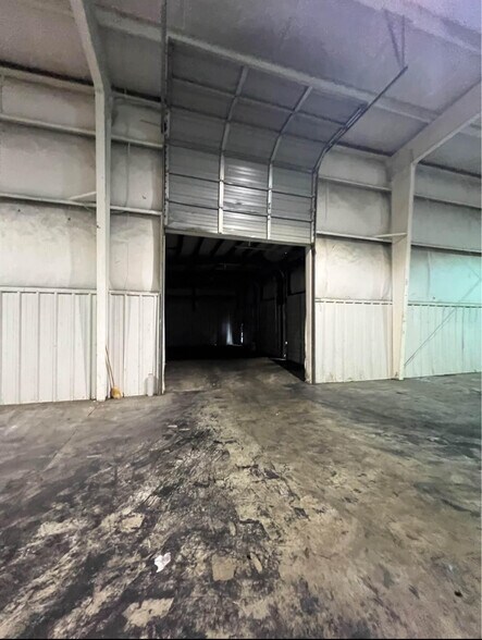More Photos Of 1033 Springfield Rd, High Point Warehouse For Lease