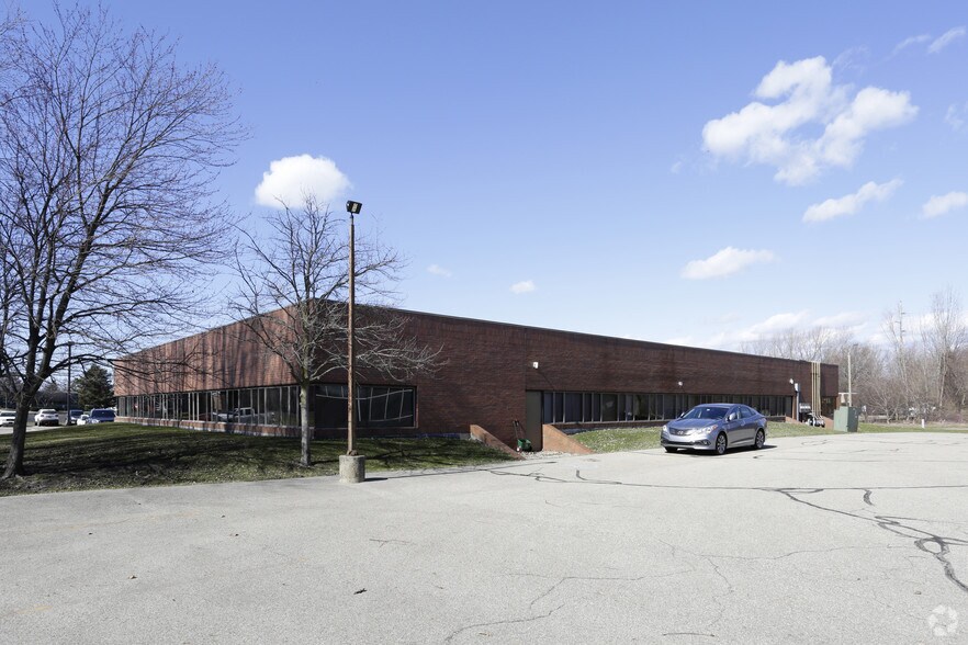More Photos Of 1676 Viewpond Dr SE, Grand Rapids Office For Lease
