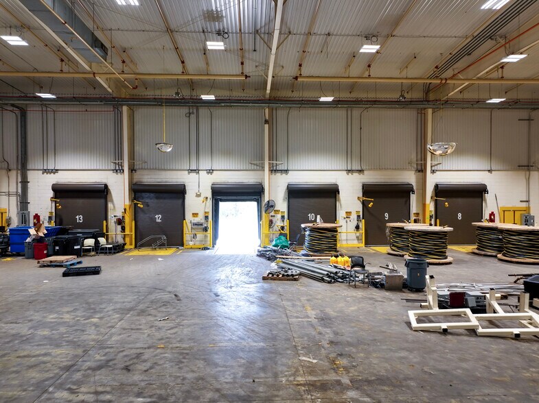 More Photos Of 101 Seabrook Dr, Sylvester Distribution For Lease