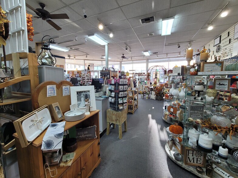 More Photos Of 302 N Main St, Rushville Storefront Retail Office For Sale