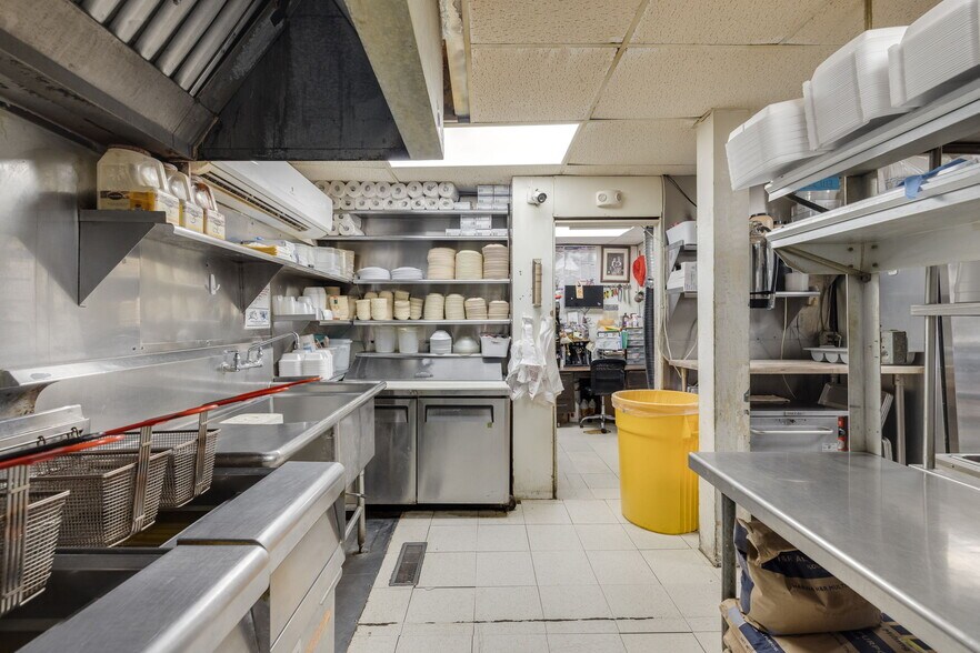 More Photos Of 123 S Broadway St, Checotah Restaurant For Sale