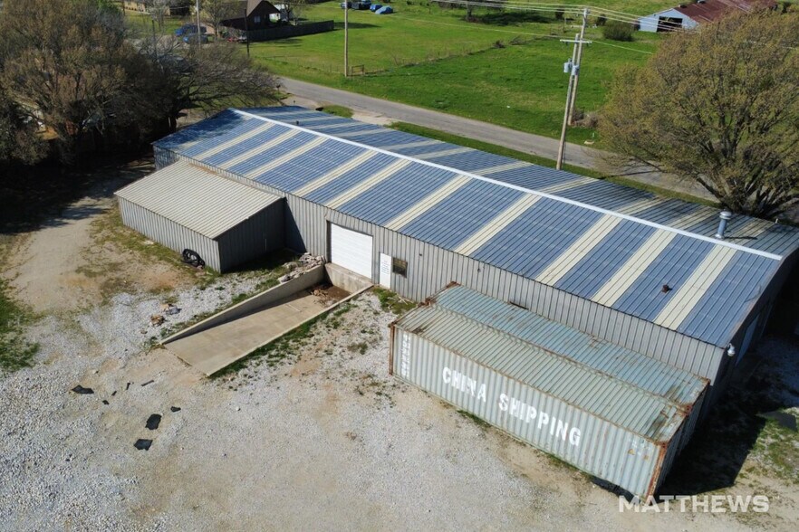 Primary Photo Of 1324 N Saint James Rd, Pilot Point Warehouse For Sale