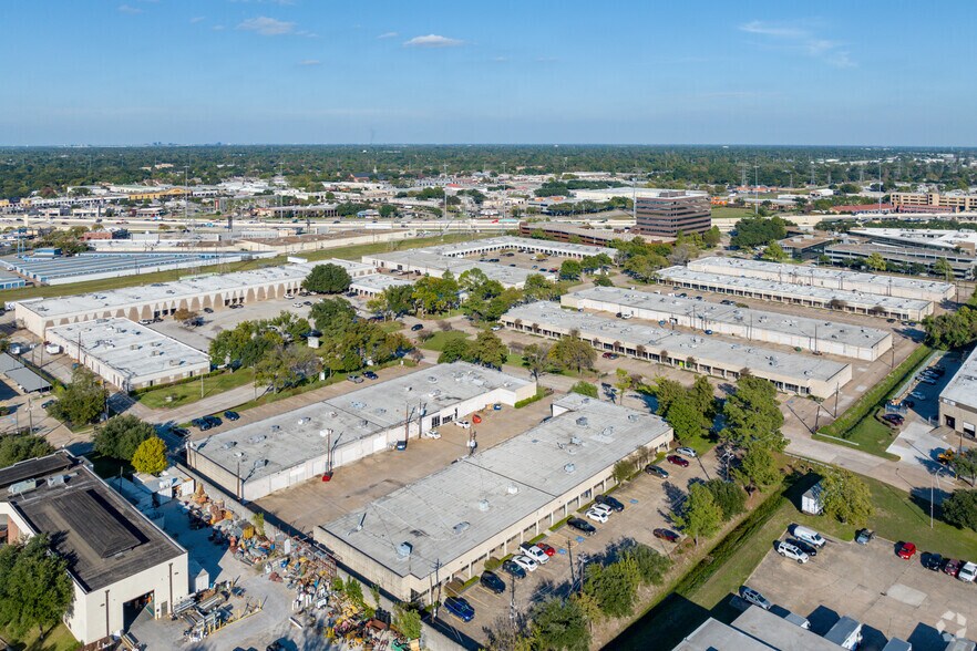 More Photos Of 5151 Mitchelldale St, Houston Unknown For Lease