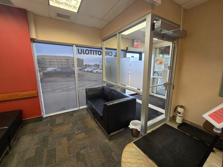 More Photos Of 1903 105 St NW, Edmonton Freestanding For Lease