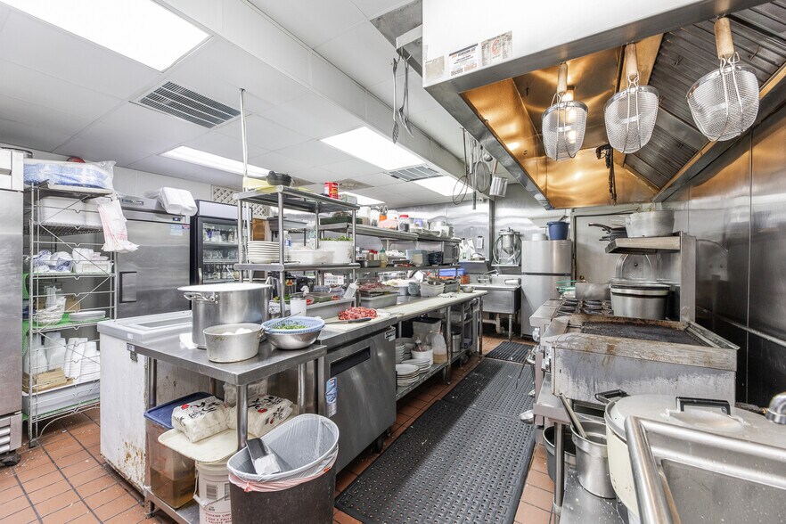 More Photos Of 4464 Montrose Blvd, Houston Specialty For Lease