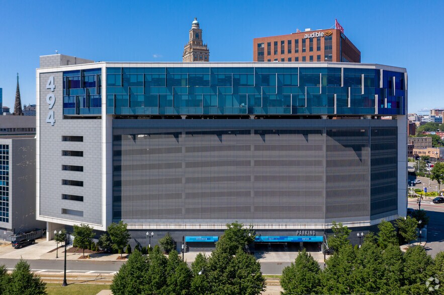 More Photos Of 494 Broad St, Newark Office For Lease