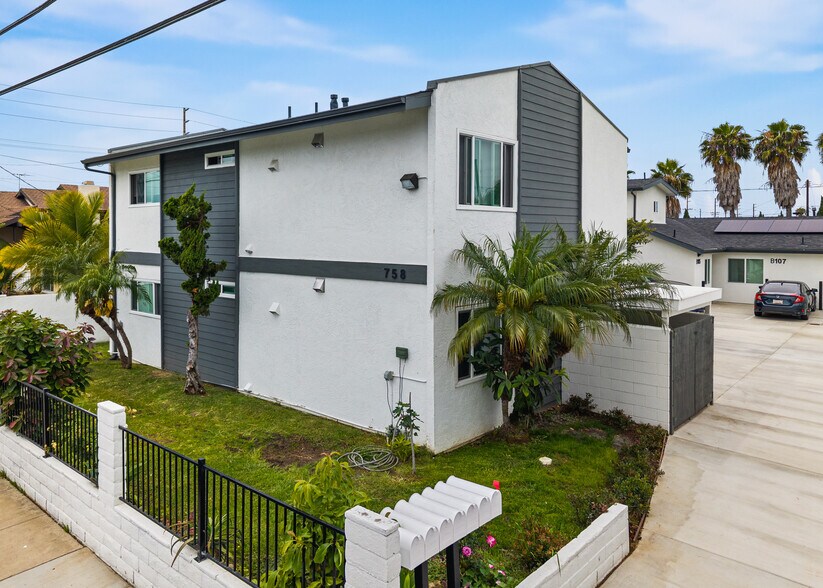 Primary Photo Of 758 W 20th St, Costa Mesa Multifamily For Sale