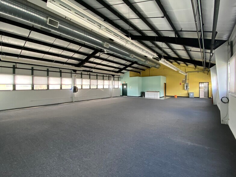 More Photos Of 345 Wilson Ave, Norwalk Warehouse For Lease