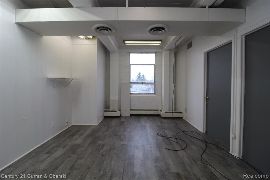 More Photos Of 14201 Prospect St, Dearborn General Retail For Sale