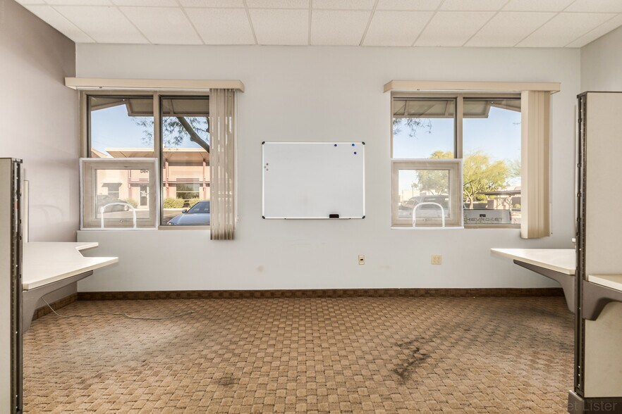 More Photos Of 5425 E Bell Rd, Scottsdale Medical For Lease