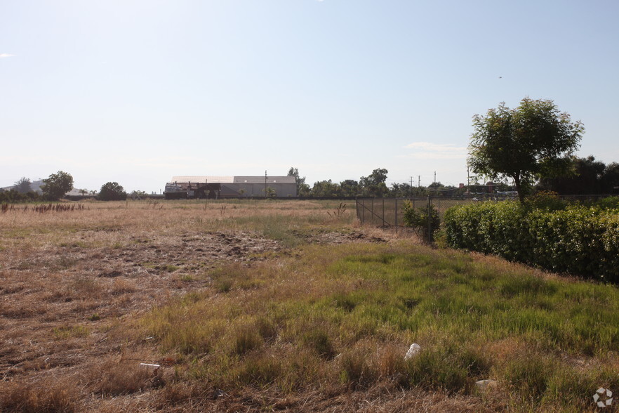 Primary Photo Of 2061 E El Monte Way, Dinuba Land For Sale