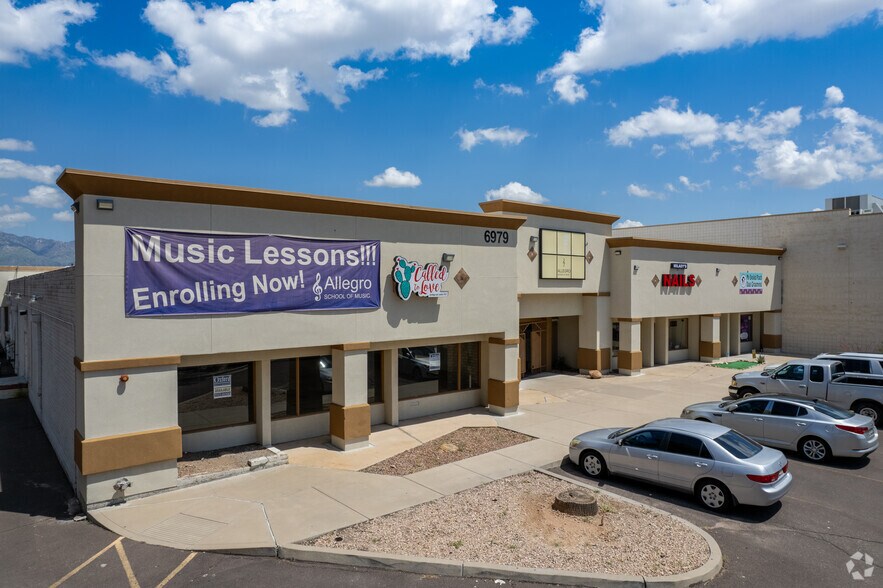 More Photos Of 6979 E Broadway Blvd, Tucson Storefront Retail Office For Lease