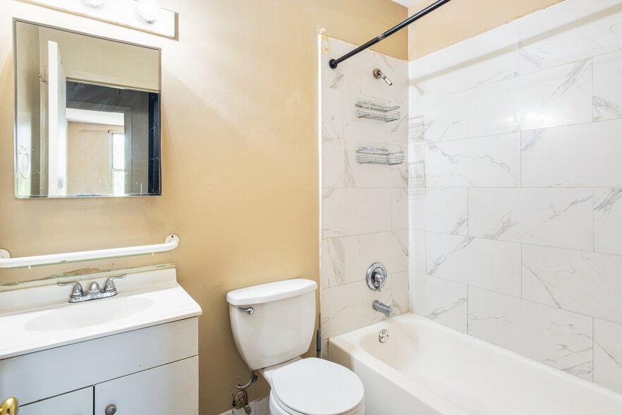 More Photos Of 940 E 181st St, Bronx Land For Sale
