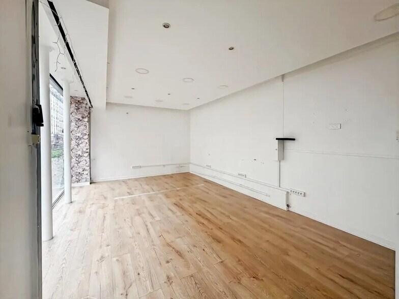 More Photos Of , Paris General Retail For Sale