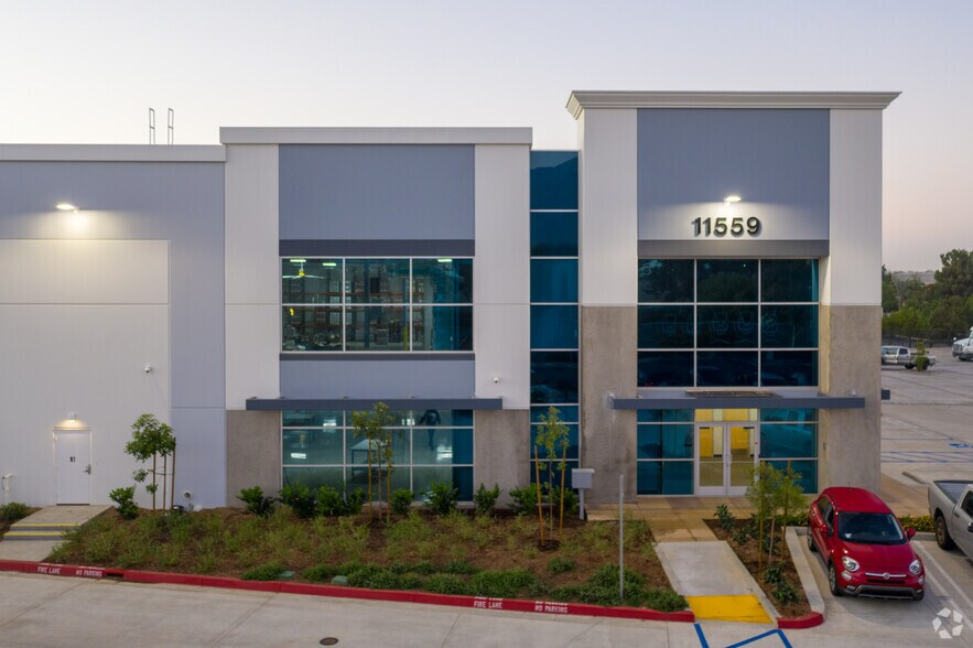 More Photos Of 11559 Foothill Blvd, Rancho Cucamonga Warehouse For Lease