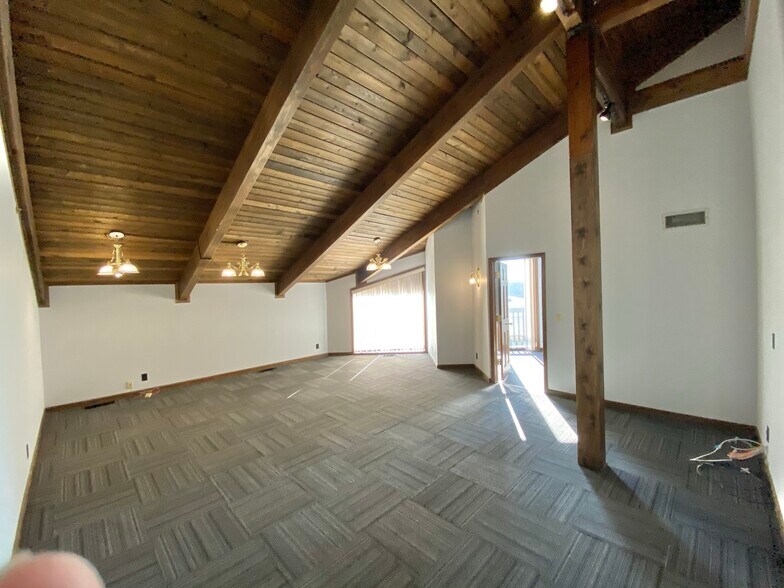 More Photos Of 5130 Hickory Point Frontage Rd, Decatur Loft Creative Space For Lease