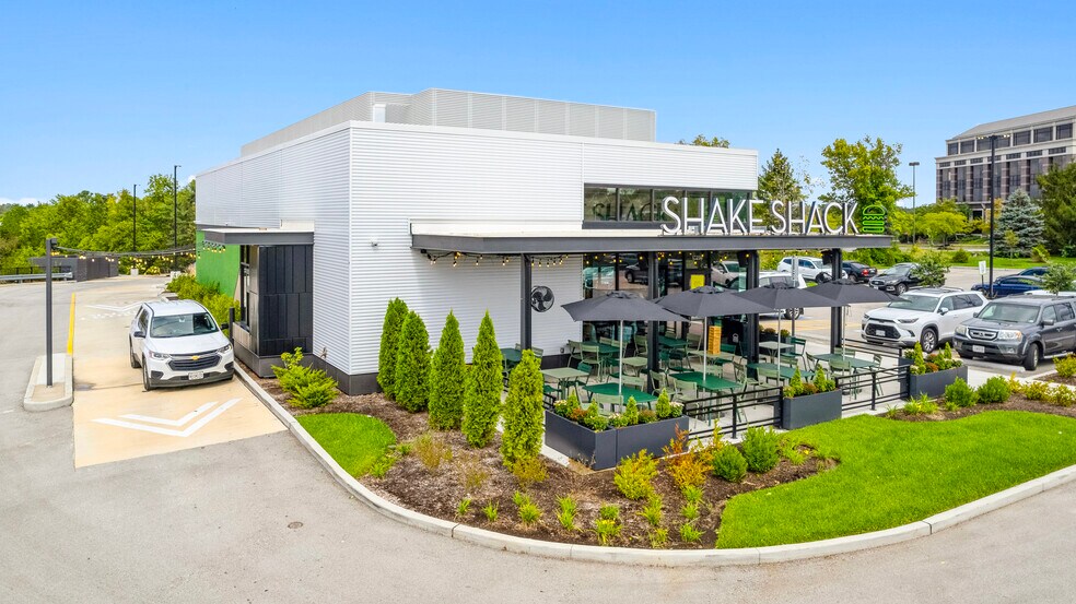 More Photos Of 13239 Manchester Rd, Des Peres General Retail For Sale