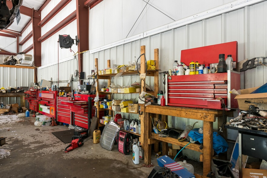 More Photos Of 7 Colonel Dr, Bourne Auto Repair For Sale