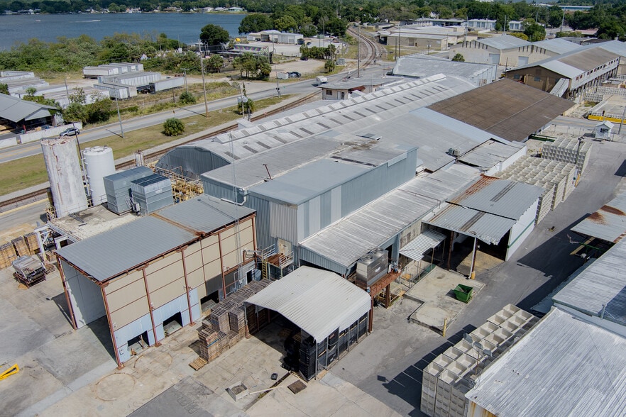 More Photos Of 650 Avenue R SW, Winter Haven Distribution For Sale