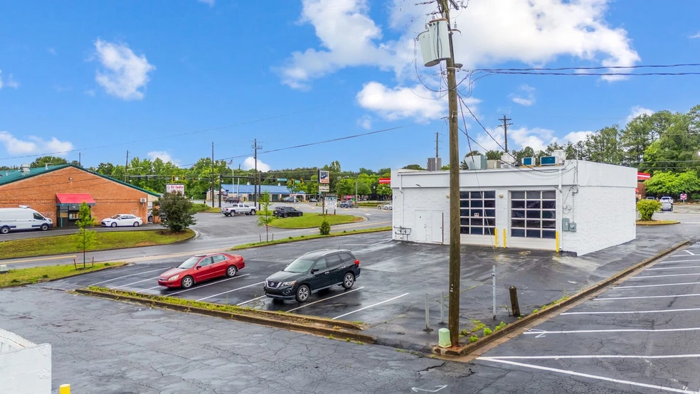 More Photos Of 465 W Pike St, Lawrenceville Freestanding For Sale