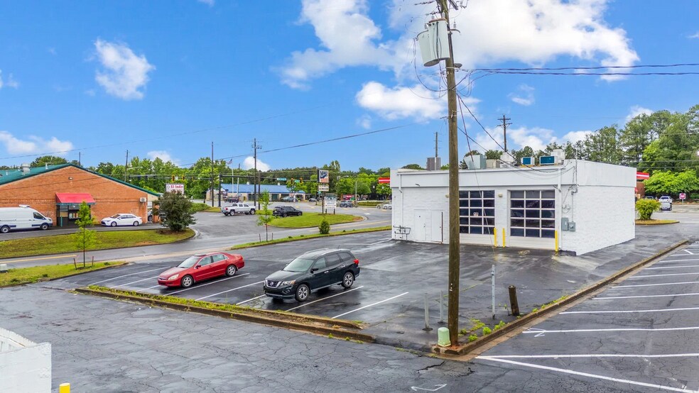 More Photos Of 465 W Pike St, Lawrenceville Freestanding For Sale