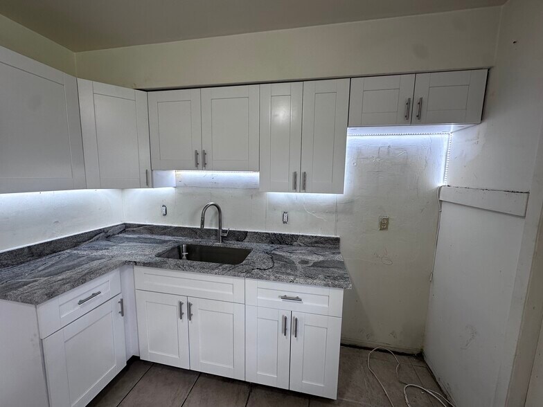 More Photos Of 2223 Adams St, Hollywood Apartments For Sale